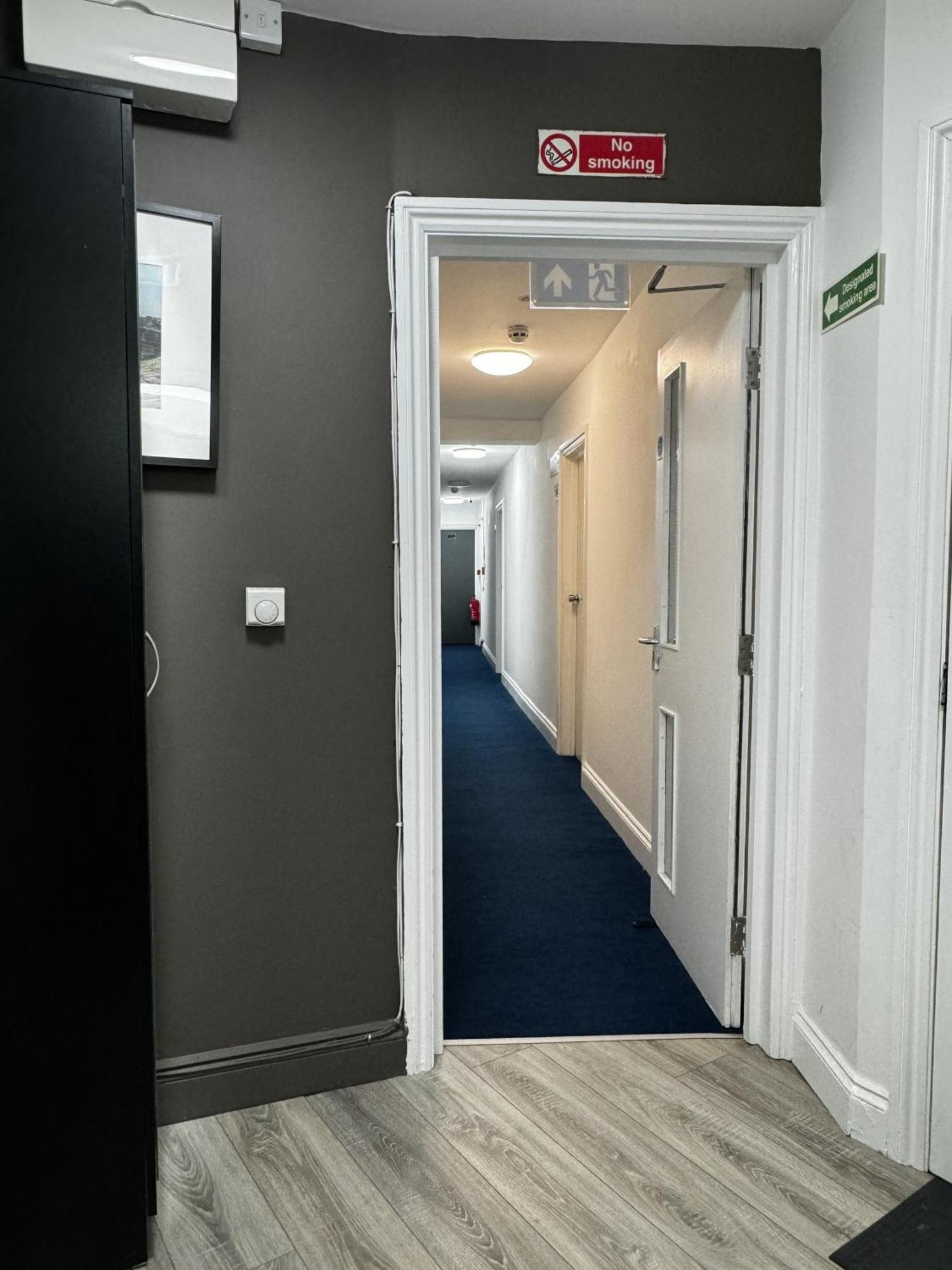 The Bank Hotel Barking  Luaran gambar